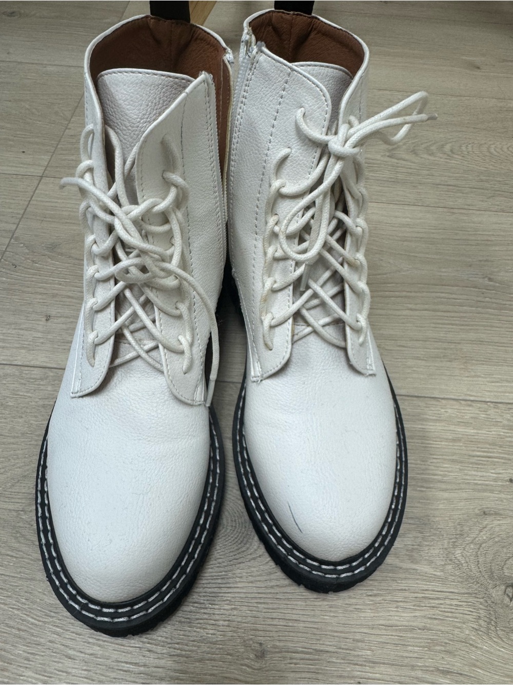 Beast Fashion Women’s 7.5 White Lace Up Combat Boots Chunky Lug Sole Zip